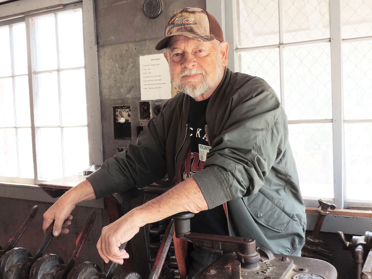 Photo of Bill Lindburg, volunteer for the Yankee Fork Gold Dredge